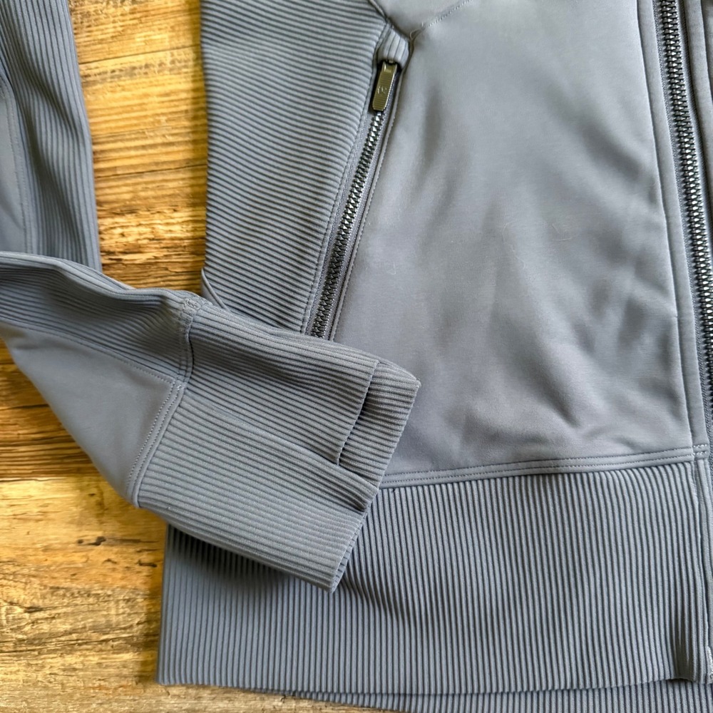 Lululemon Define Jacket Women Size 10 Gray Ribbed Panel Full Zip Thumbholes - Picture 3 of 9